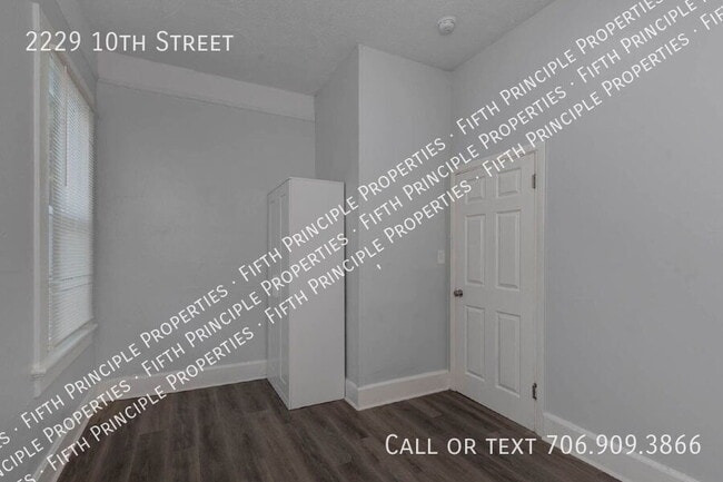 Photo - 2229 10th St