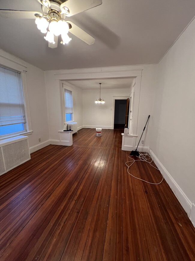 Living room and view to dining - 31 Wellington Ave Apartments