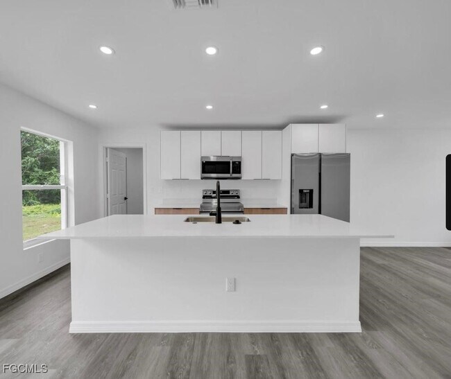 Photo - 382 McArthur Blvd