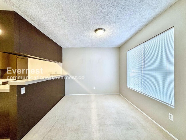 Photo - 3215 Midway Dr Unidad 701