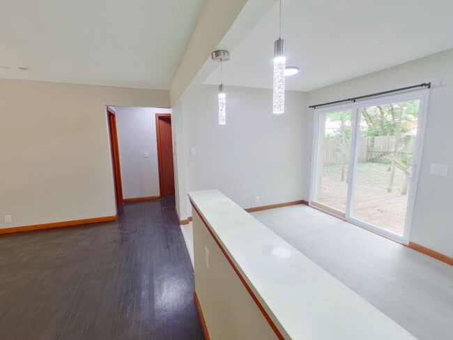 Photo - 1739 Lexington Rd