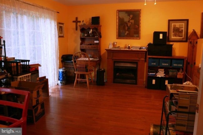 Photo - 209 Laurel Ave