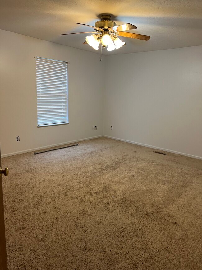 Photo - 1928 Eastbranch Cir NE