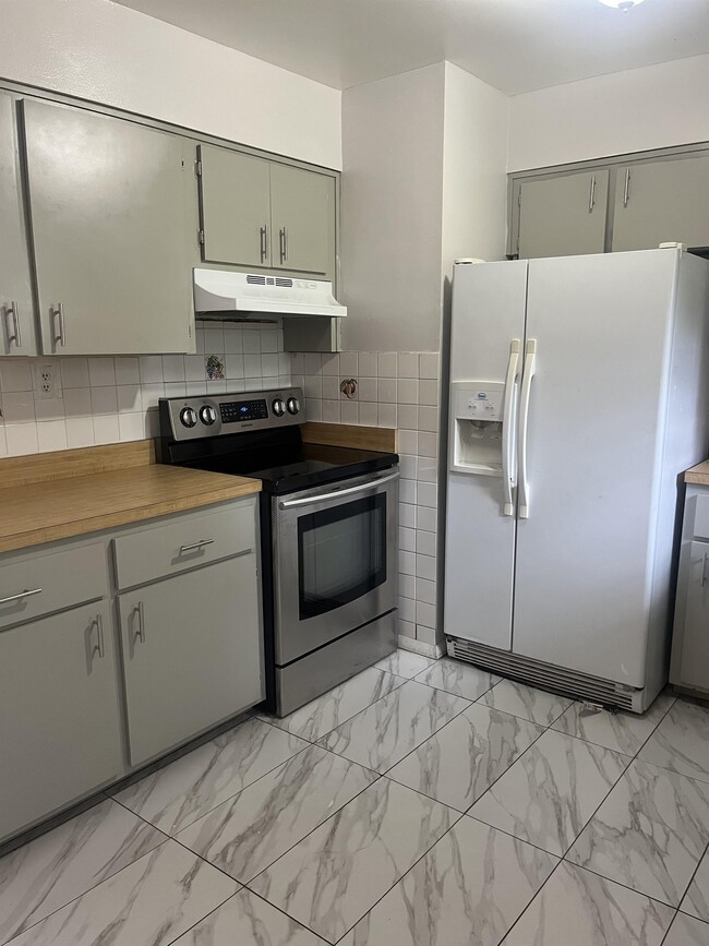 1304 Louis Ct