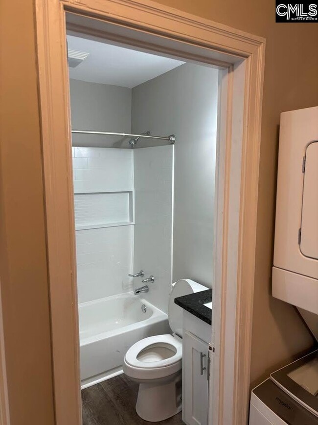 Photo - 2842 Superior St