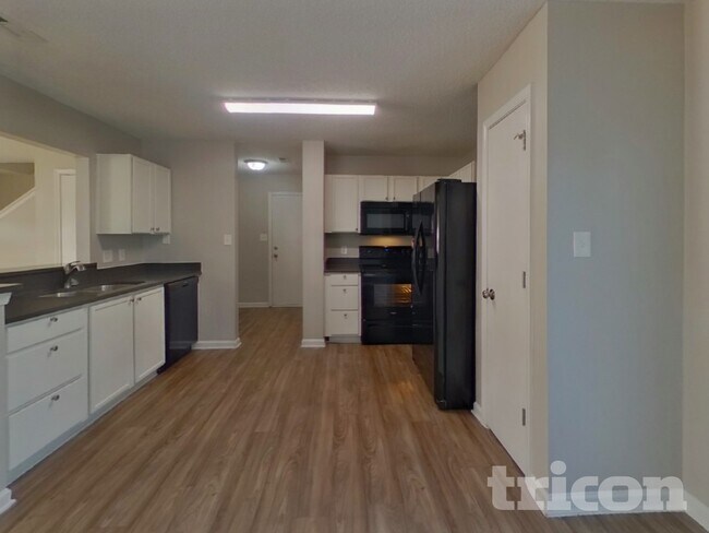 Photo - 6207 Linda Vista Ln