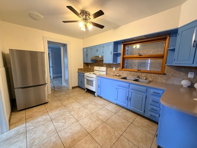 Photo - 6 Mount Carmel Pl Unit 2