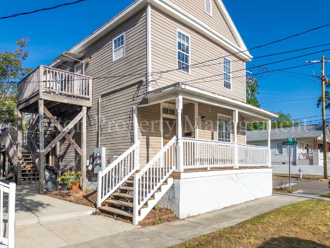 Building Photo - 2BR/1BA Apartment in Downtown Wilmington - Near Brooklyn Arts District - $1,400/Monthly - Pet Fri... Unit A