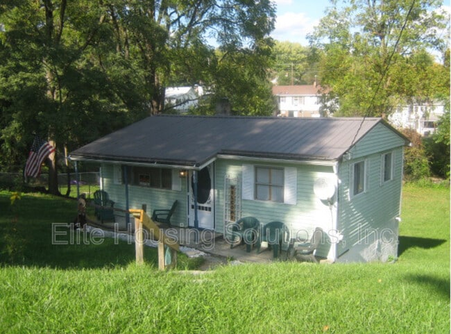 Photo - 860 Church St