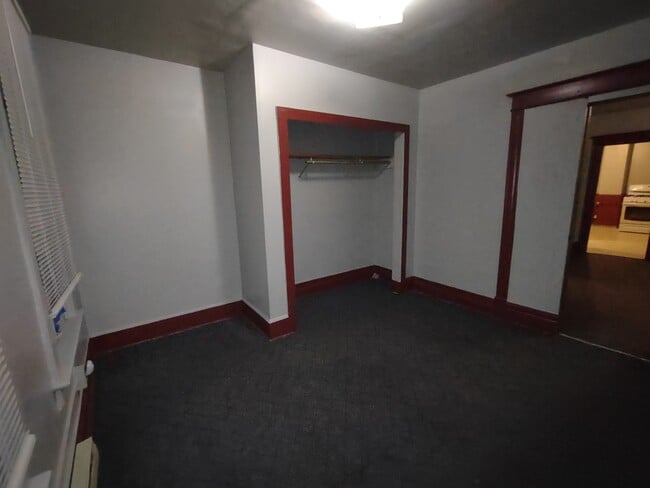 Building Photo - 645 Charles Ave Unit 1