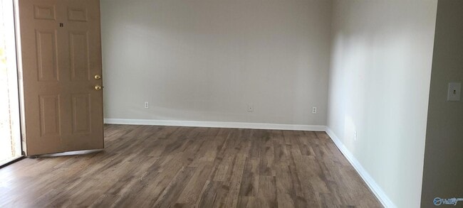 Photo - 6214 Robinhood Ln NW Unidad B