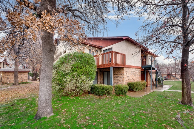 Foxfire Apartment Homes - Foxfire Apartment Homes