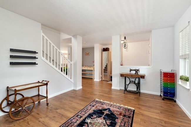 Photo - 1106 Villanova St NE