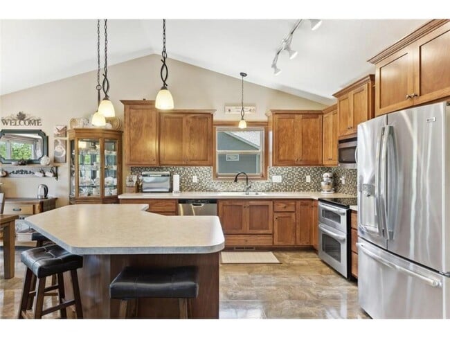 Photo - 1101 Pioneer Trail SE