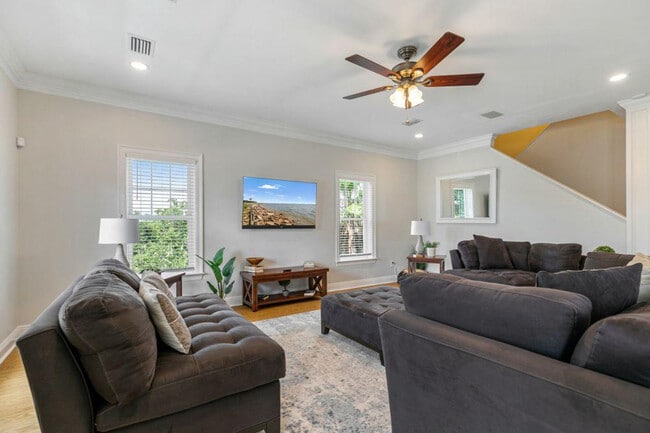 Photo - 8008 Belle Fontaine Dr Unit ID1268887P