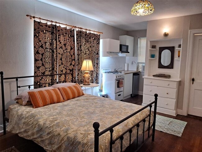 Photo - 1906 San Gabriel St Unit 14