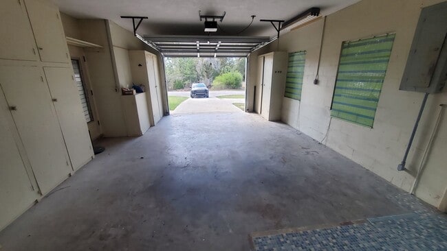Photo - Large 3 Bedroom, 2.5 Bath with large Den and Family Room in Rainbows End, Dunnellon, FL