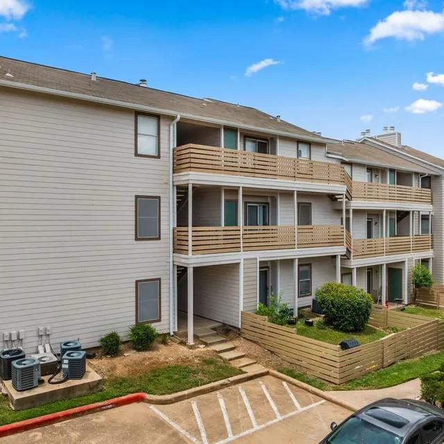 Photo - 13005 Heinemann Dr Unit 08-810