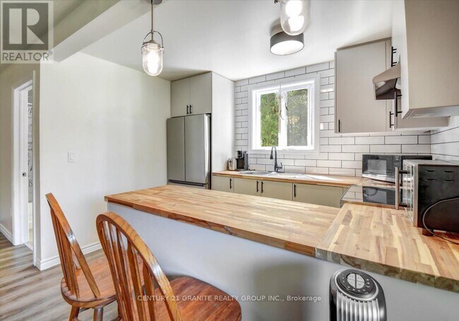 Photo - 2289 Loop Rd Unité 4