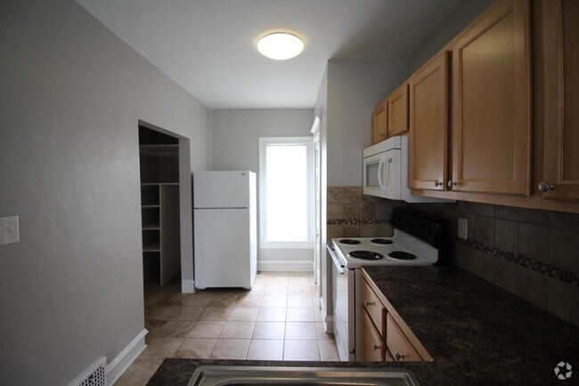 Building Photo - 948 Park St SW Rental