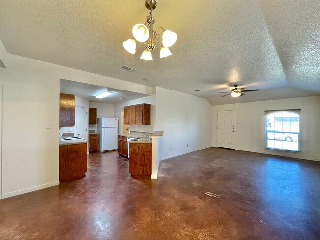 Photo - 3709 John Chisholm Loop