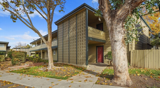 Emerald Estates Apartments