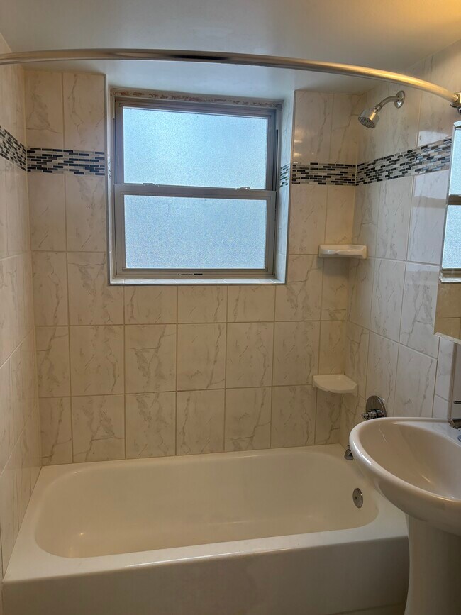 Photo - 2665 Martin Luther King Jr Ave SE Unidad 203