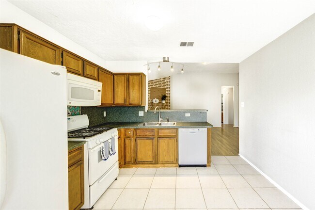 Photo - 5207 Beaverhill Dr