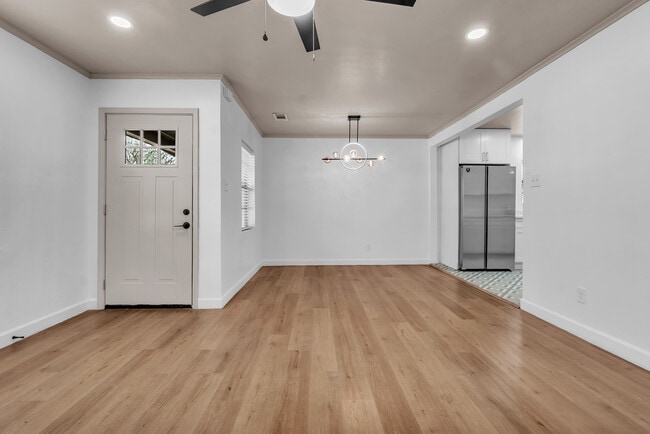 Photo - 4895 Helene Rd