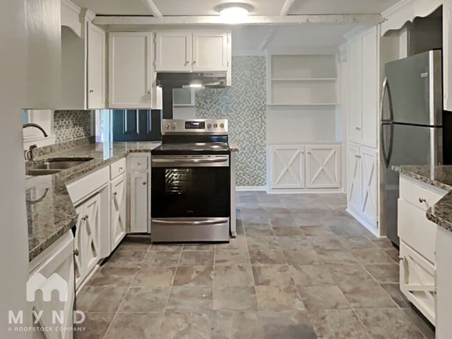 137 Roebuck Dr