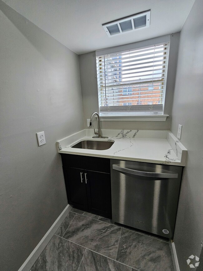 Building Photo - 412 N Armistead St Unit 102 Rental