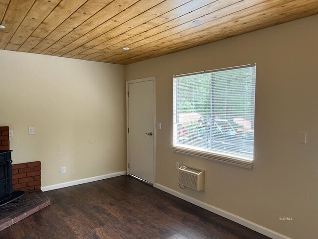 Photo - 25840 CA-243