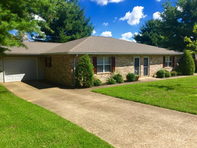 Building Photo - 1503 Blue Bonnet St