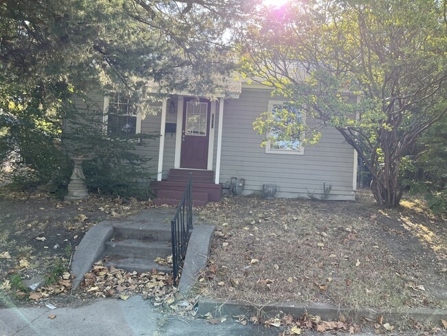 Building Photo - 1504 Earl St