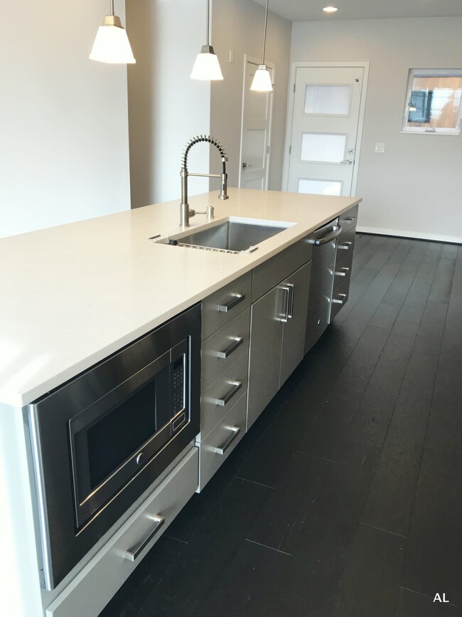 Photo - 3300 NE 65th St Unidad 205