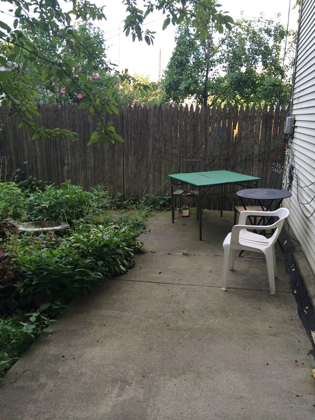 Photo - 905 N Rockwell St Apartment Unit 1