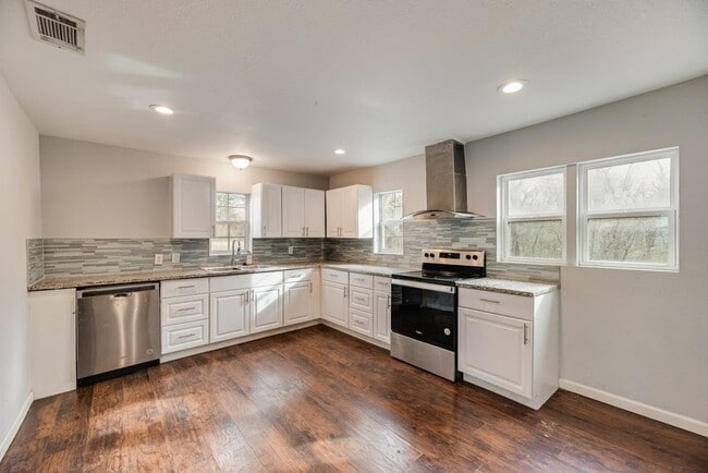 Photo - 500 E Main St