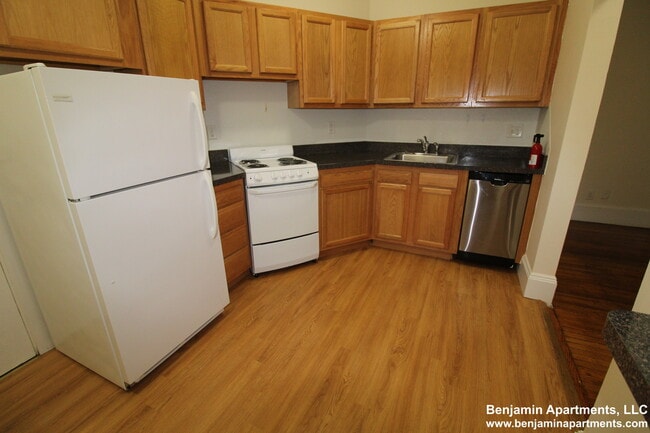 Photo - 1589 Beacon St Unit 4