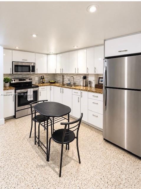 Photo - 652 NW 3rd St Unit 306