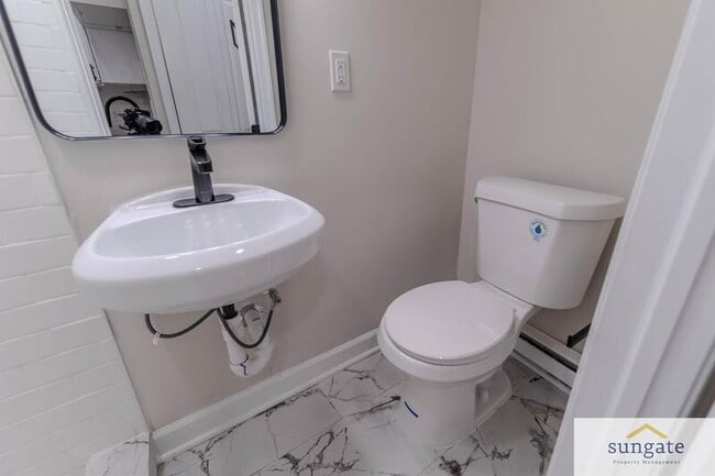 Photo - 1445 William St Unit 1