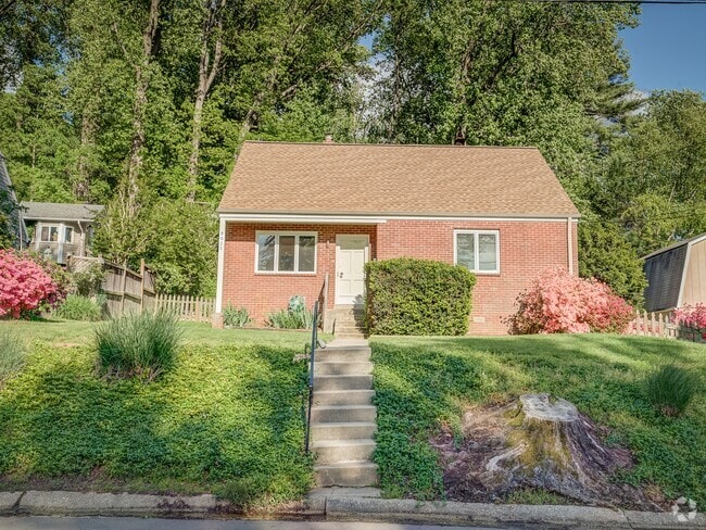 Building Photo - 9011 Lindale Dr Rental