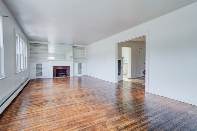 Photo - 2247 Clifford Ave