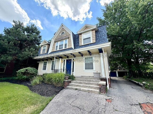 Building Photo - 49 Prospect Ave NE Unit 4