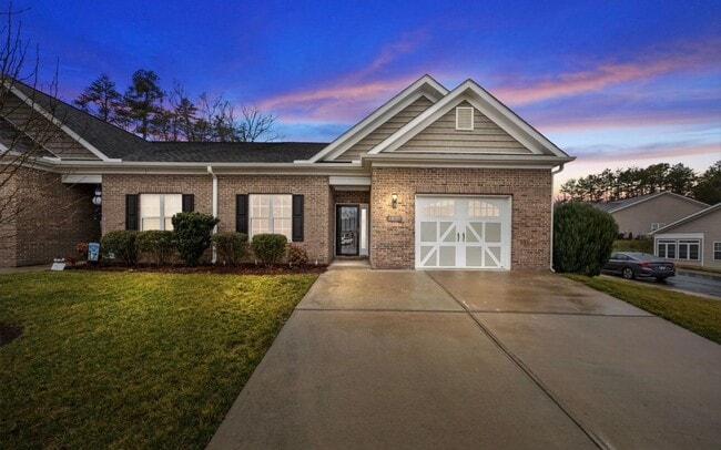 Building Photo - Like New Garden View Townhome in Graham