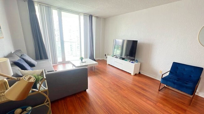 Photo - 19370 Collins Ave Unidad FL10-ID1302362P