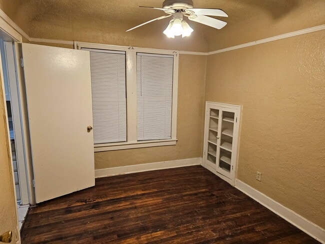 Photo - 2107 W 18th St Apartments Unit 2107