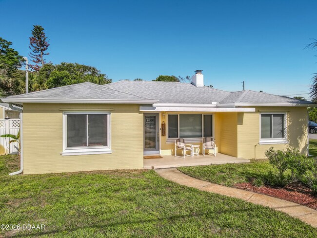 Photo - 1621 N Oleander Ave
