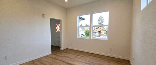 Photo - REDUCED! Recently Renovated 2 Story Tacoma...