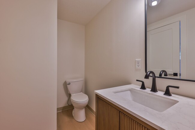 Photo - 551 Elm St Unit 11