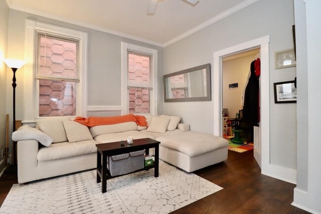 Building Photo - 19 Graham St Unit 2